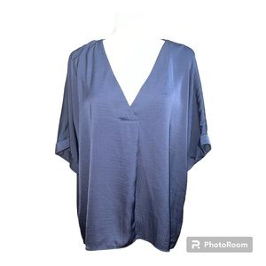Glam V-Neck High Low Hem Silky Flowy Top Navy Sz L